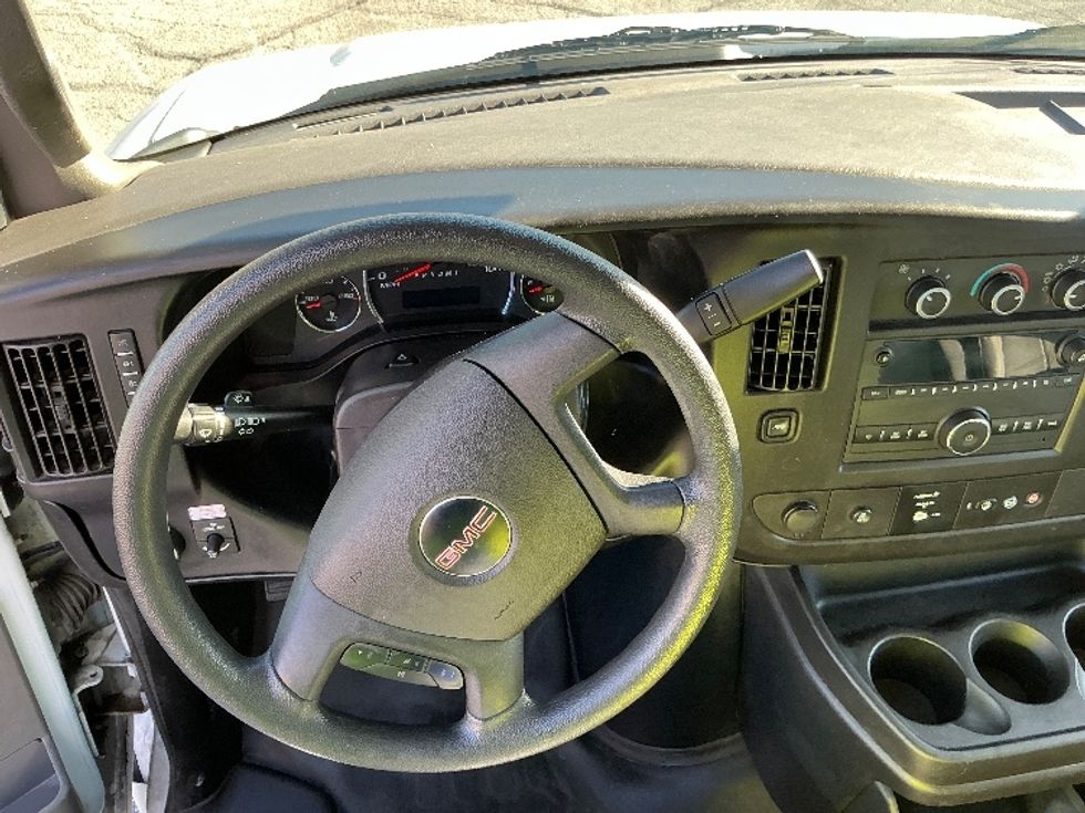 Light Duty Box Truck-Light and Medium Duty Trucks-GMC-2020-G33503-Elkhart-IN-63,138\n\t\tmiles-$ 26,500 - Image 17