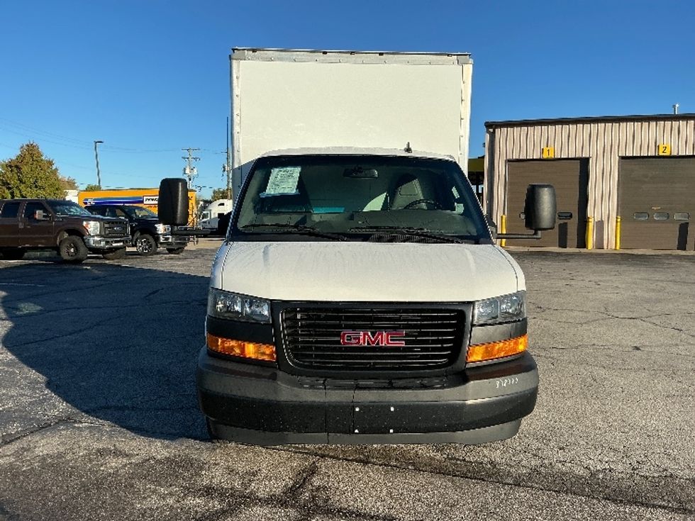 Light Duty Box Truck-Light and Medium Duty Trucks-GMC-2020-G33503-Elkhart-IN-63,138\n\t\tmiles-$ 26,500 - Image 2