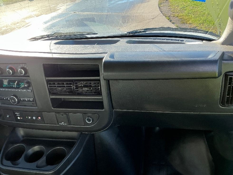 Light Duty Box Truck-Light and Medium Duty Trucks-GMC-2020-G33503-Elkhart-IN-63,138\n\t\tmiles-$ 26,500 - Image 20
