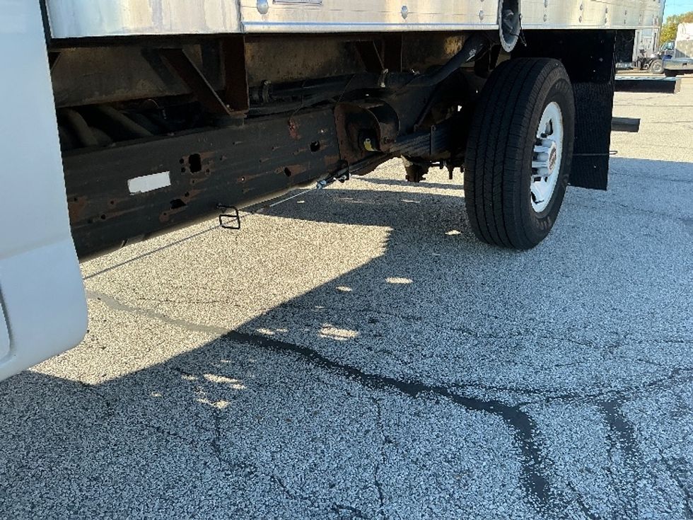 Light Duty Box Truck-Light and Medium Duty Trucks-GMC-2020-G33503-Elkhart-IN-63,138\n\t\tmiles-$ 26,500 - Image 5