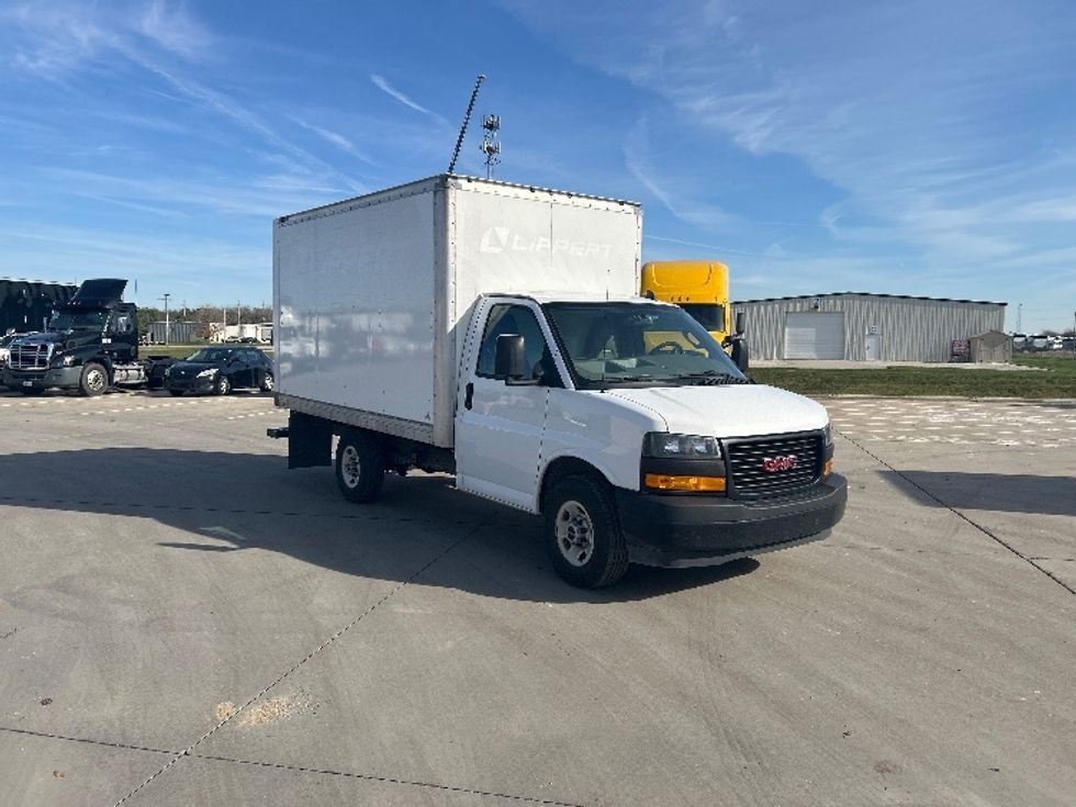 Light Duty Box Truck-Light and Medium Duty Trucks-GMC-2020-G33503-Goshen-IN-110,535\n\t\tmiles-$ 21,000 - Image 1
