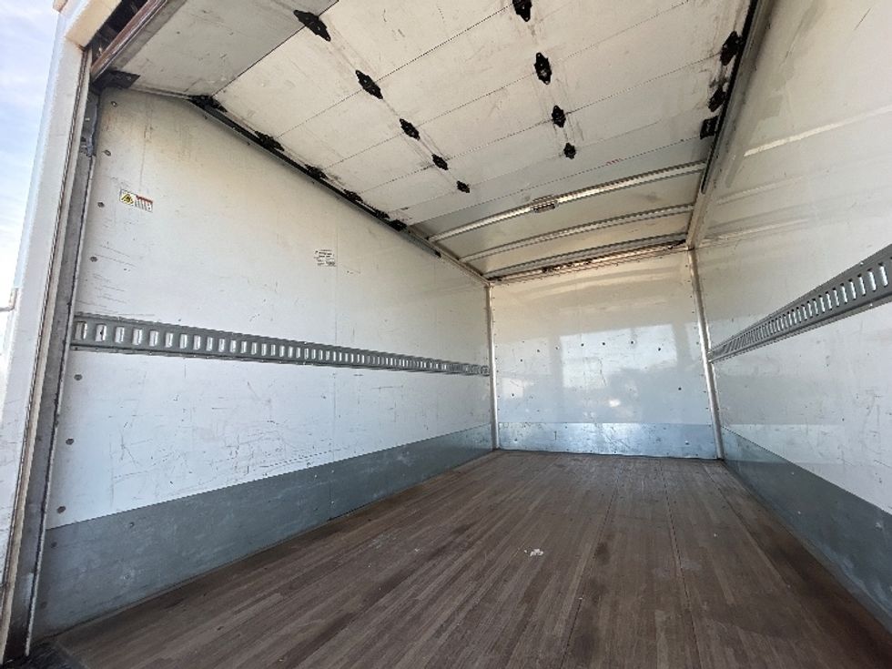 Light Duty Box Truck-Light and Medium Duty Trucks-GMC-2020-G33503-Goshen-IN-110,535\n\t\tmiles-$ 21,000 - Image 10