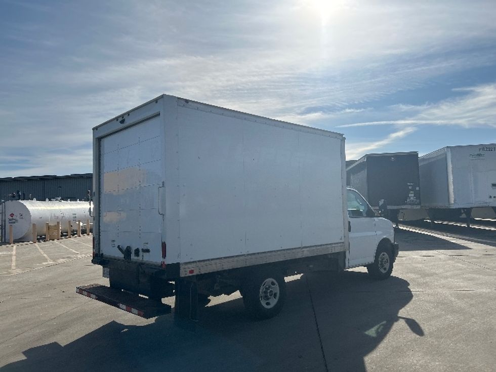Light Duty Box Truck-Light and Medium Duty Trucks-GMC-2020-G33503-Goshen-IN-110,535\n\t\tmiles-$ 21,000 - Image 12