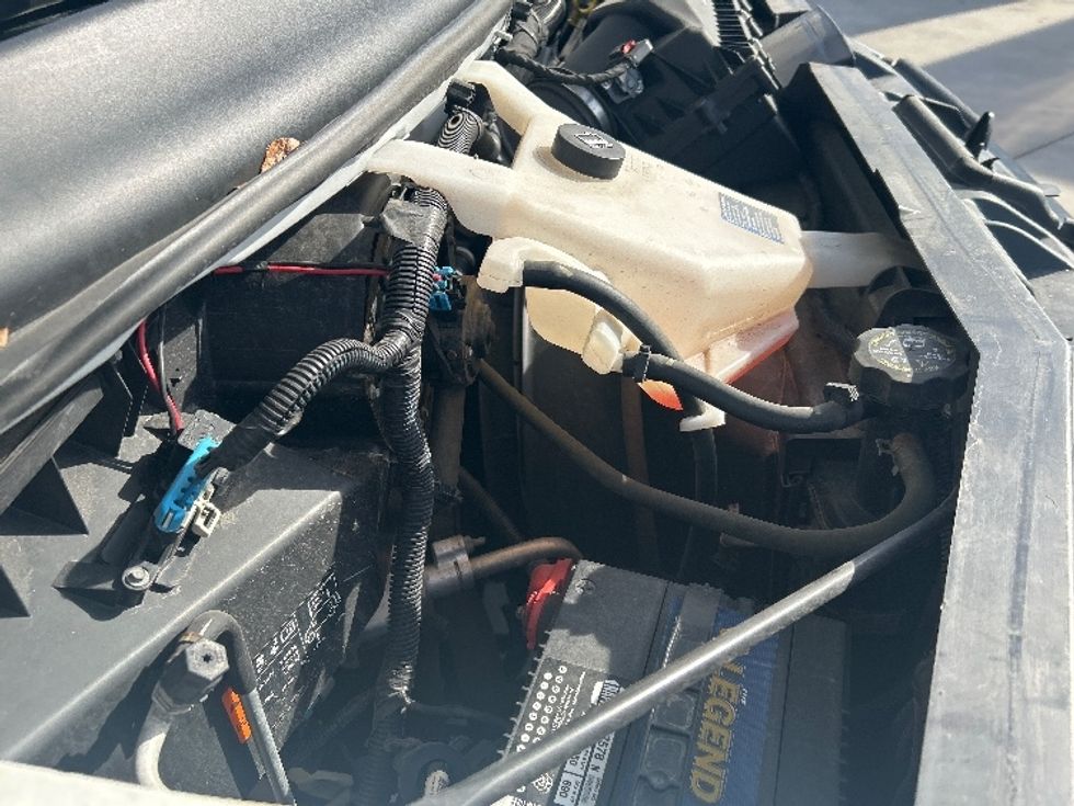 Light Duty Box Truck-Light and Medium Duty Trucks-GMC-2020-G33503-Goshen-IN-110,535\n\t\tmiles-$ 21,000 - Image 21