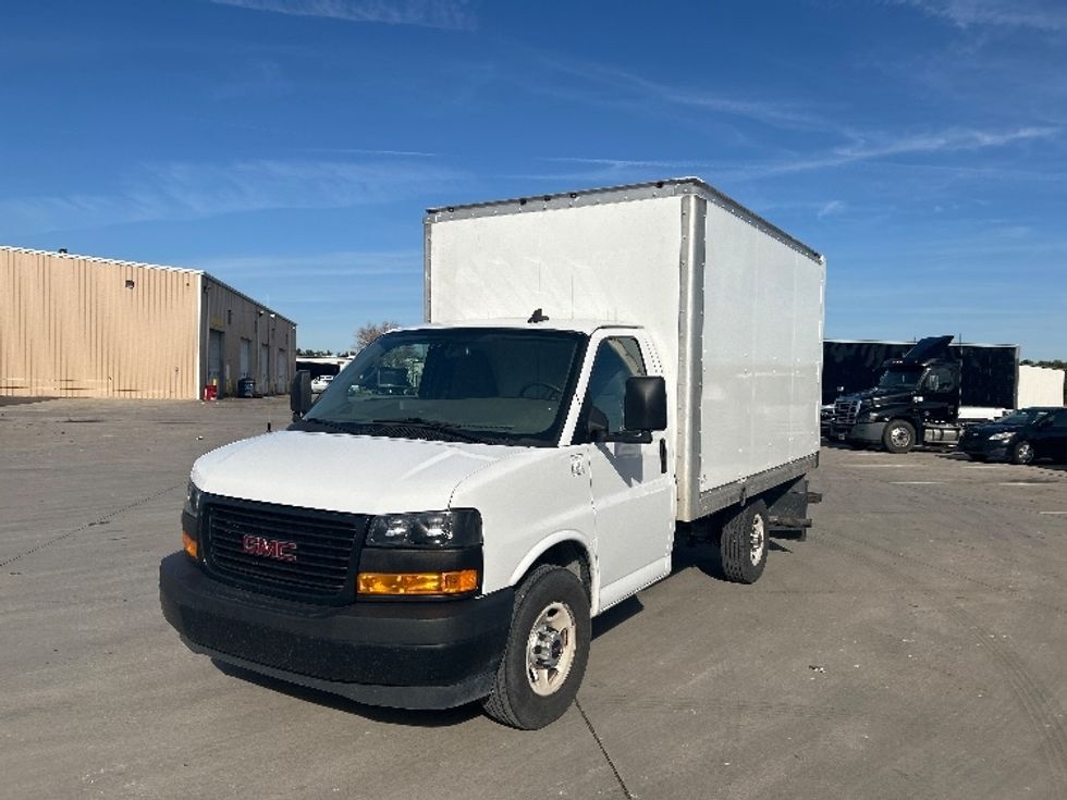 Light Duty Box Truck-Light and Medium Duty Trucks-GMC-2020-G33503-Goshen-IN-110,535\n\t\tmiles-$ 21,000 - Image 3