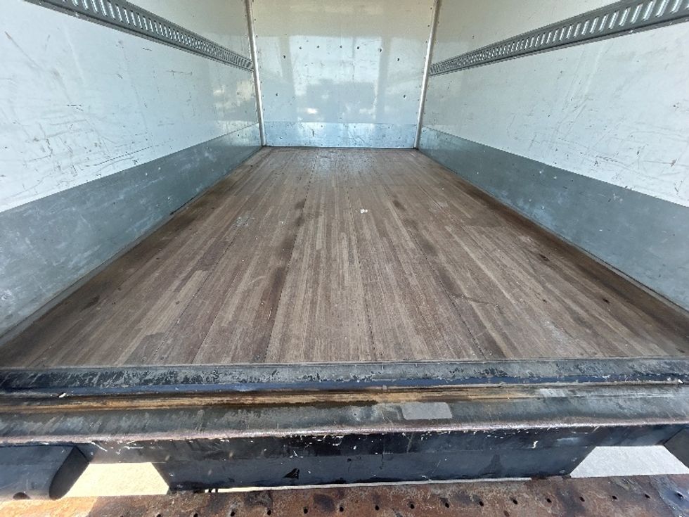 Light Duty Box Truck-Light and Medium Duty Trucks-GMC-2020-G33503-Goshen-IN-110,535\n\t\tmiles-$ 21,000 - Image 9