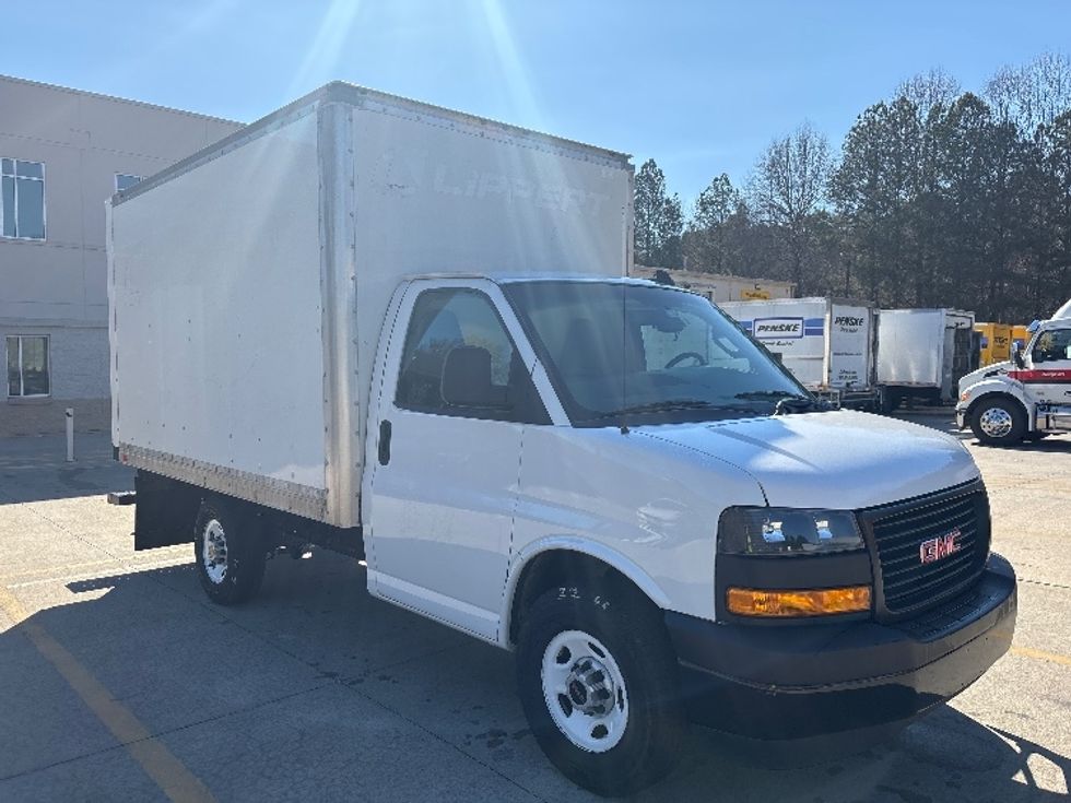Light Duty Box Truck-Light and Medium Duty Trucks-GMC-2020-G33503-Kennesaw-GA-144,648\n\t\tmiles-$ 20,500 - Image 1