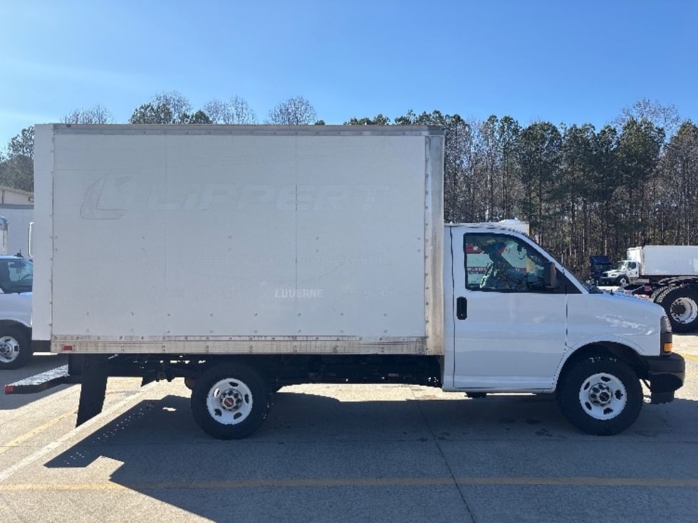 Light Duty Box Truck-Light and Medium Duty Trucks-GMC-2020-G33503-Kennesaw-GA-144,648\n\t\tmiles-$ 20,500 - Image 14