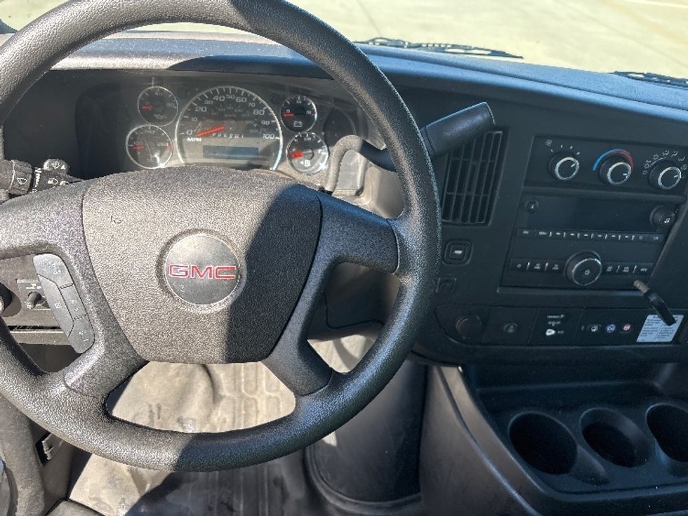 Light Duty Box Truck-Light and Medium Duty Trucks-GMC-2020-G33503-Kennesaw-GA-144,648\n\t\tmiles-$ 20,500 - Image 17