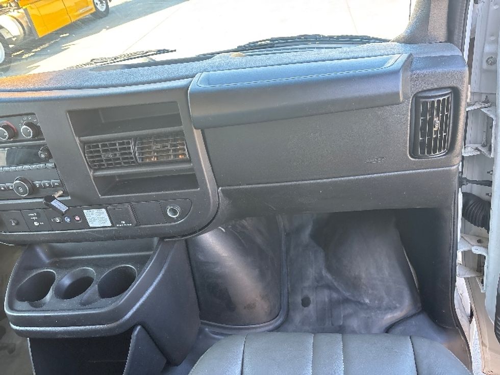 Light Duty Box Truck-Light and Medium Duty Trucks-GMC-2020-G33503-Kennesaw-GA-144,648\n\t\tmiles-$ 20,500 - Image 20