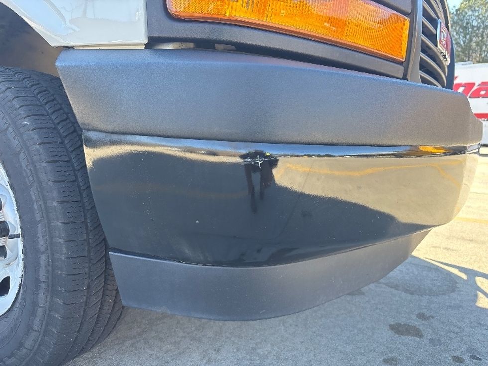 Light Duty Box Truck-Light and Medium Duty Trucks-GMC-2020-G33503-Kennesaw-GA-144,648\n\t\tmiles-$ 20,500 - Image 24