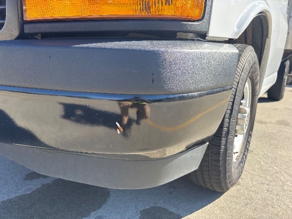 Light Duty Box Truck-Light and Medium Duty Trucks-GMC-2020-G33503-Kennesaw-GA-144,648\n\t\tmiles-$ 20,500 - Image 25