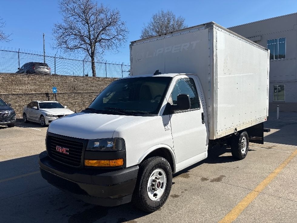 Light Duty Box Truck-Light and Medium Duty Trucks-GMC-2020-G33503-Kennesaw-GA-144,648\n\t\tmiles-$ 20,500 - Image 3
