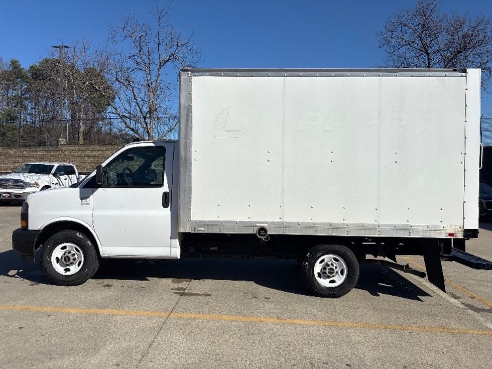 Light Duty Box Truck-Light and Medium Duty Trucks-GMC-2020-G33503-Kennesaw-GA-144,648\n\t\tmiles-$ 20,500 - Image 4