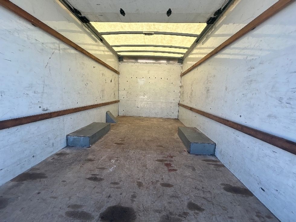 Light Duty Box Truck-Light and Medium Duty Trucks-GMC-2020-Savana G33503-Bowling Green-KY-98,214\n\t\tmiles-$ 24,500 - Image 10