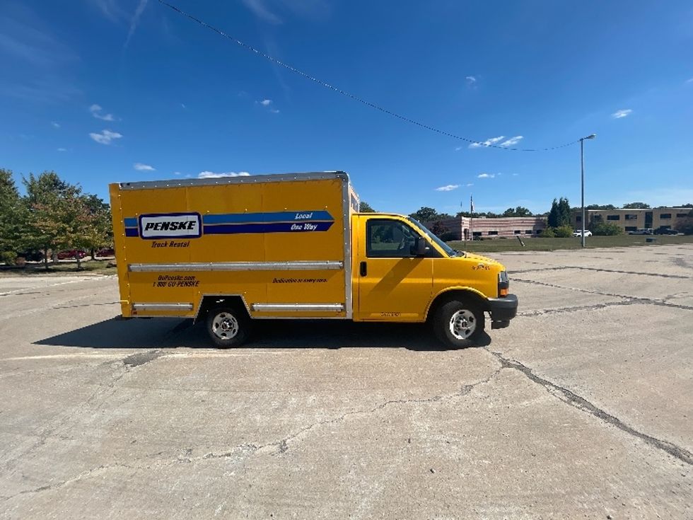 Light Duty Box Truck-Light and Medium Duty Trucks-GMC-2020-Savana G33503-Bowling Green-KY-98,214\n\t\tmiles-$ 24,500 - Image 15