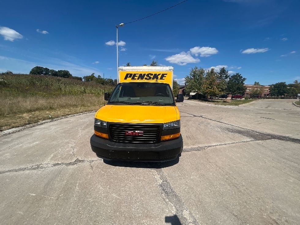 Light Duty Box Truck-Light and Medium Duty Trucks-GMC-2020-Savana G33503-Bowling Green-KY-98,214\n\t\tmiles-$ 24,500 - Image 2