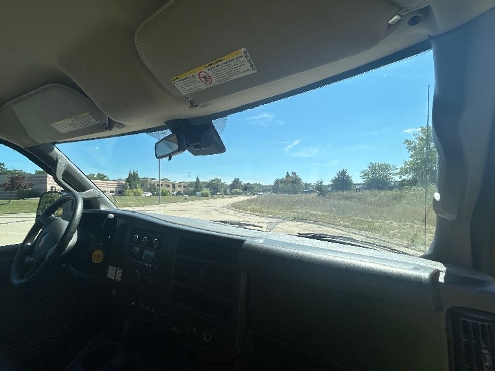 Light Duty Box Truck-Light and Medium Duty Trucks-GMC-2020-Savana G33503-Bowling Green-KY-98,214\n\t\tmiles-$ 24,500 - Image 21