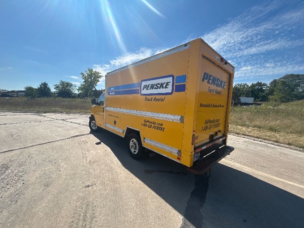 Light Duty Box Truck-Light and Medium Duty Trucks-GMC-2020-Savana G33503-Bowling Green-KY-98,214\n\t\tmiles-$ 24,500 - Image 25