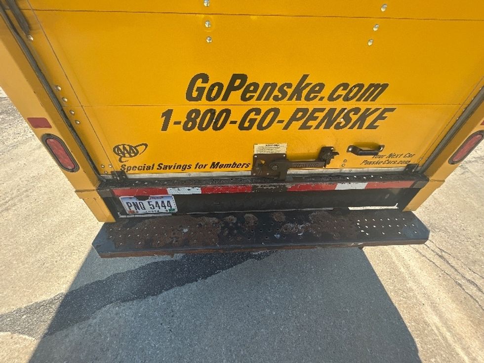 Light Duty Box Truck-Light and Medium Duty Trucks-GMC-2020-Savana G33503-Bowling Green-KY-98,214\n\t\tmiles-$ 24,500 - Image 27