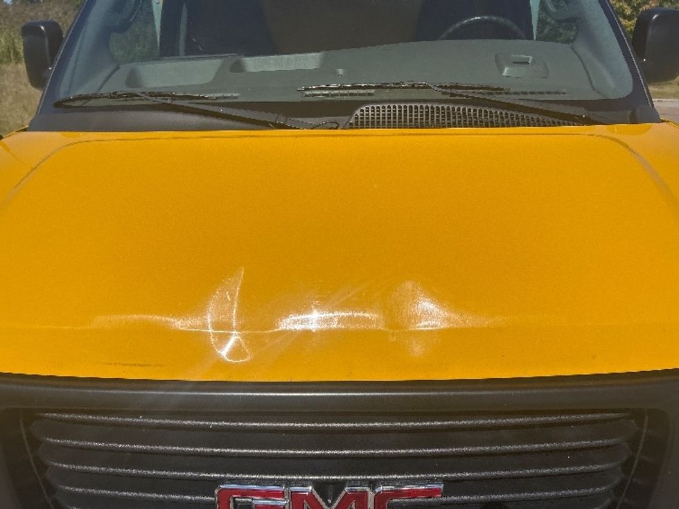 Light Duty Box Truck-Light and Medium Duty Trucks-GMC-2020-Savana G33503-Bowling Green-KY-98,214\n\t\tmiles-$ 24,500 - Image 28