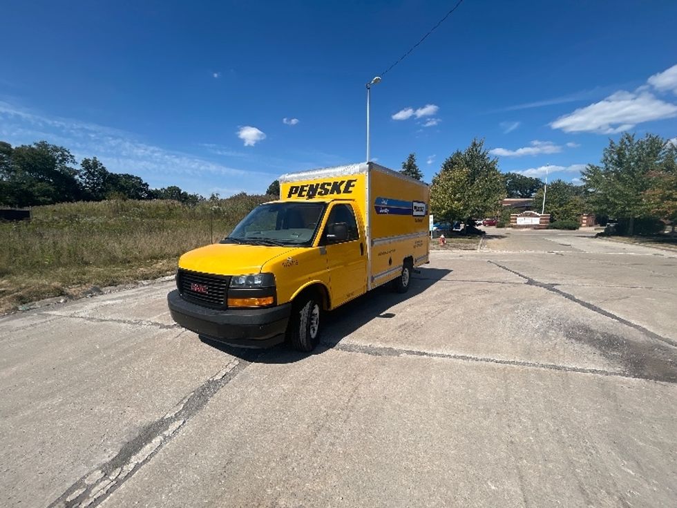 Light Duty Box Truck-Light and Medium Duty Trucks-GMC-2020-Savana G33503-Bowling Green-KY-98,214\n\t\tmiles-$ 24,500 - Image 3
