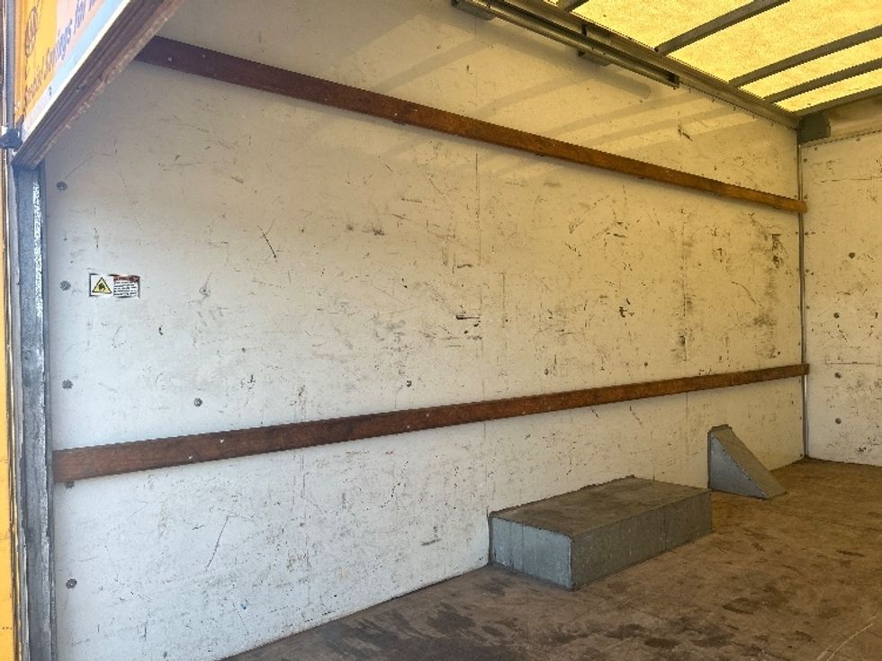 Light Duty Box Truck-Light and Medium Duty Trucks-GMC-2020-Savana G33503-Louisville-KY-89,620\n\t\tmiles-$ 25,250 - Image 11