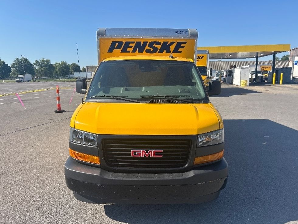 Light Duty Box Truck-Light and Medium Duty Trucks-GMC-2020-Savana G33503-Louisville-KY-89,620\n\t\tmiles-$ 25,250 - Image 2