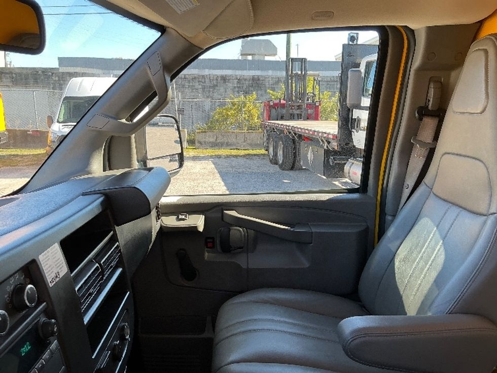 Light Duty Box Truck-Light and Medium Duty Trucks-GMC-2020-Savana G33503-Miami-FL-90,071\n\t\tmiles-$ 27,250 - Image 18