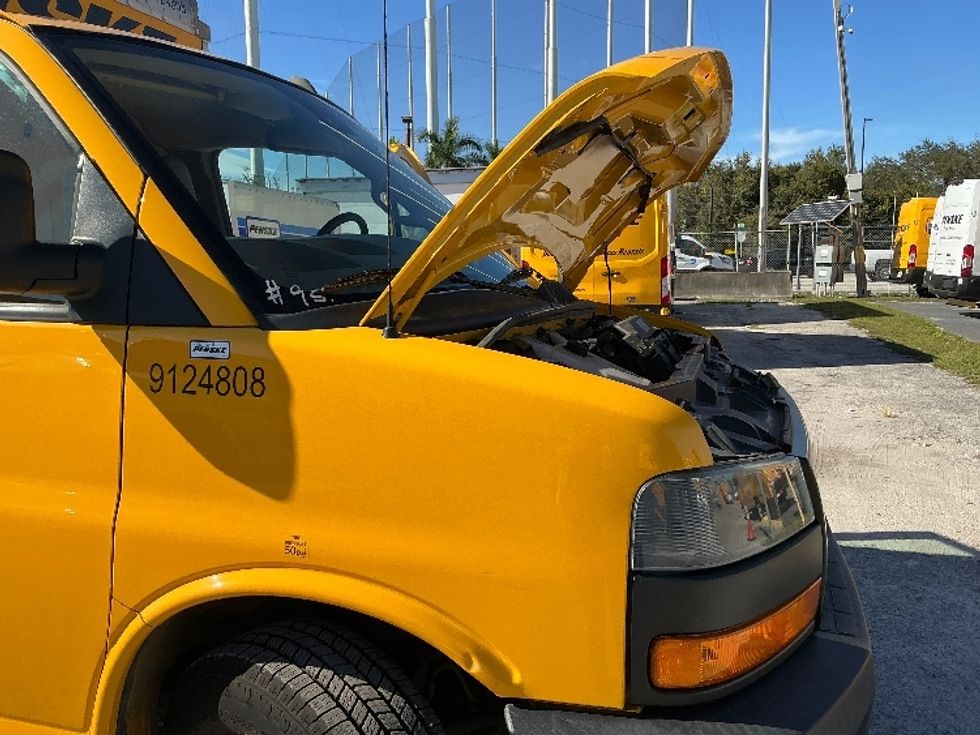 Light Duty Box Truck-Light and Medium Duty Trucks-GMC-2020-Savana G33503-Miami-FL-90,071\n\t\tmiles-$ 27,250 - Image 22