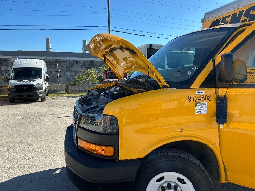 Light Duty Box Truck-Light and Medium Duty Trucks-GMC-2020-Savana G33503-Miami-FL-90,071\n\t\tmiles-$ 27,250 - Image 23