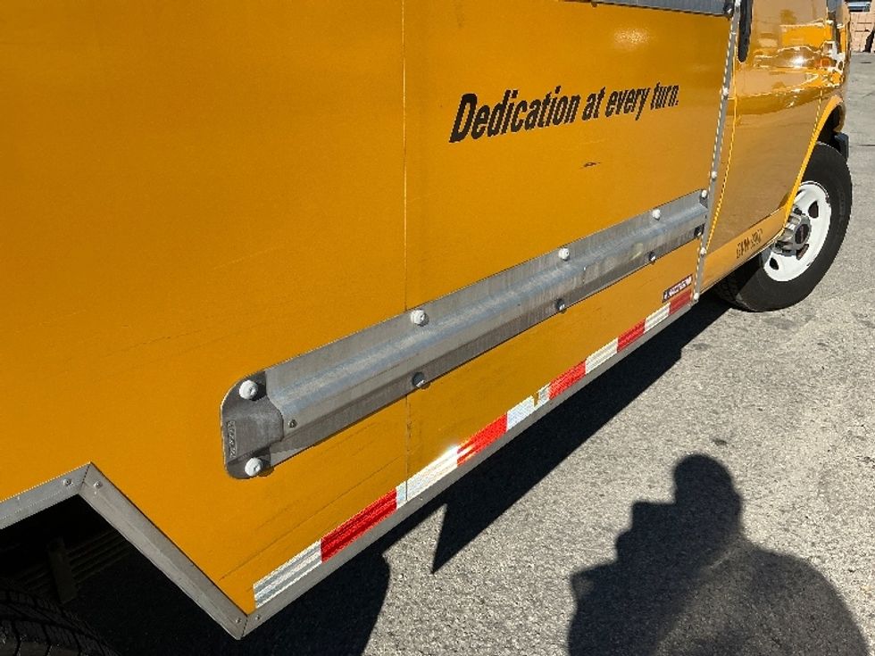 Light Duty Box Truck-Light and Medium Duty Trucks-GMC-2020-Savana G33503-Miami-FL-90,071\n\t\tmiles-$ 27,250 - Image 25