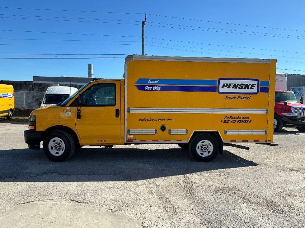 Light Duty Box Truck-Light and Medium Duty Trucks-GMC-2020-Savana G33503-Miami-FL-90,071\n\t\tmiles-$ 27,250 - Image 4