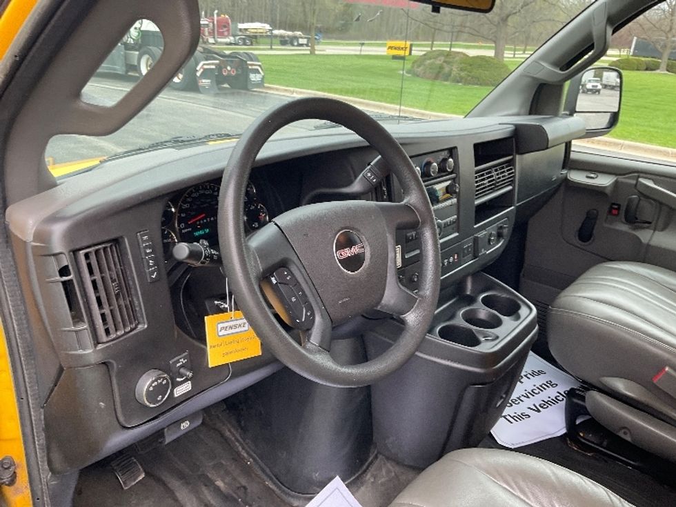 Light Duty Box Truck-Light and Medium Duty Trucks-GMC-2020-Savana G33503-Milwaukee-WI-91,249\n\t\tmiles-$ 23,750 - Image 17