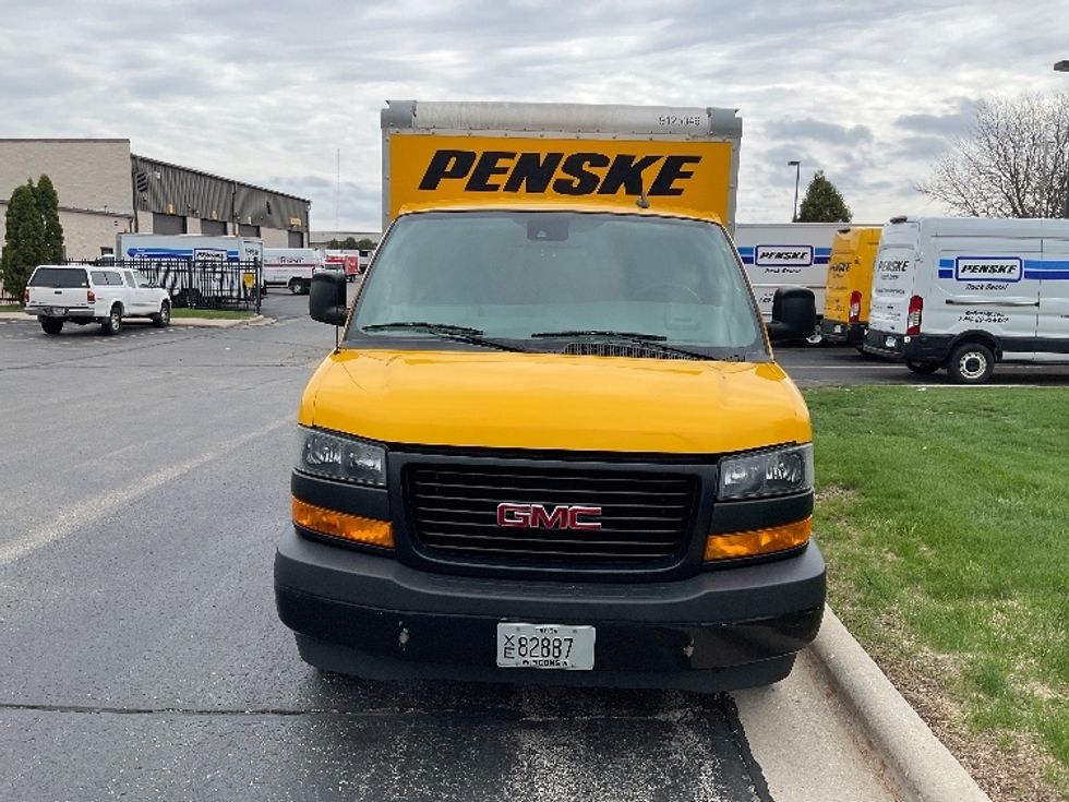 Light Duty Box Truck-Light and Medium Duty Trucks-GMC-2020-Savana G33503-Milwaukee-WI-91,249\n\t\tmiles-$ 23,750 - Image 2