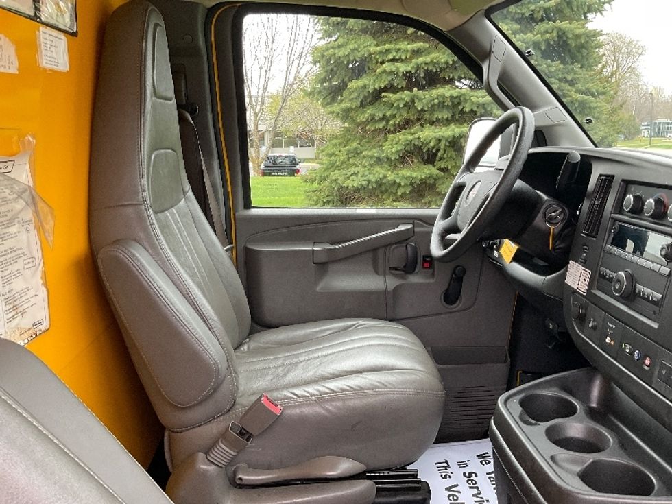 Light Duty Box Truck-Light and Medium Duty Trucks-GMC-2020-Savana G33503-Milwaukee-WI-91,249\n\t\tmiles-$ 23,750 - Image 21