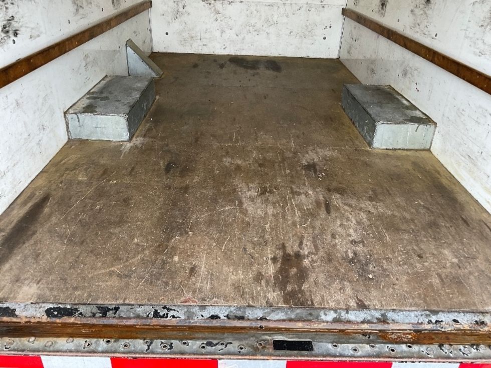 Light Duty Box Truck-Light and Medium Duty Trucks-GMC-2020-Savana G33503-Milwaukee-WI-91,249\n\t\tmiles-$ 23,750 - Image 9