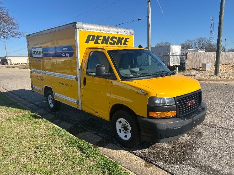 Light Duty Box Truck-Light and Medium Duty Trucks-GMC-2020-Savana G33503-Montgomery-AL-99,050\n\t\tmiles-$ 26,250 - Image 1