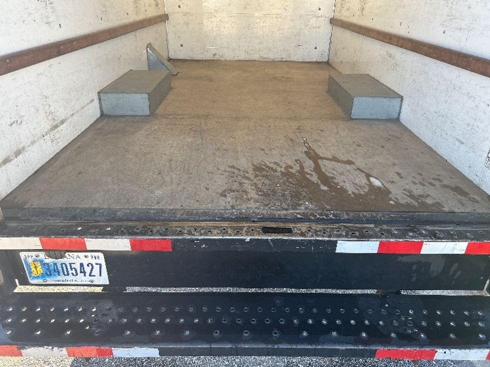 Light Duty Box Truck-Light and Medium Duty Trucks-GMC-2020-Savana G33503-Montgomery-AL-99,050\n\t\tmiles-$ 26,250 - Image 10