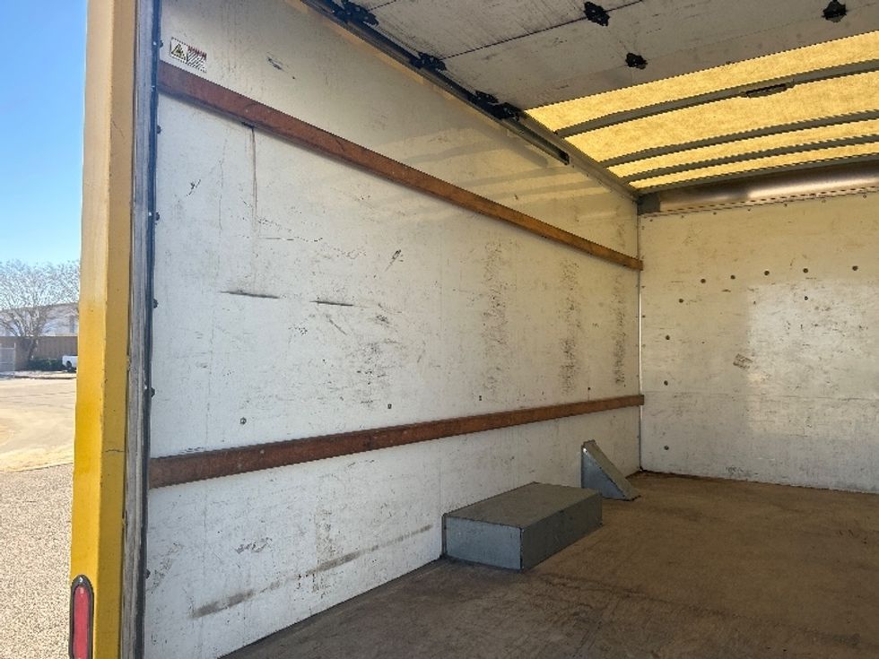 Light Duty Box Truck-Light and Medium Duty Trucks-GMC-2020-Savana G33503-Montgomery-AL-99,050\n\t\tmiles-$ 26,250 - Image 11