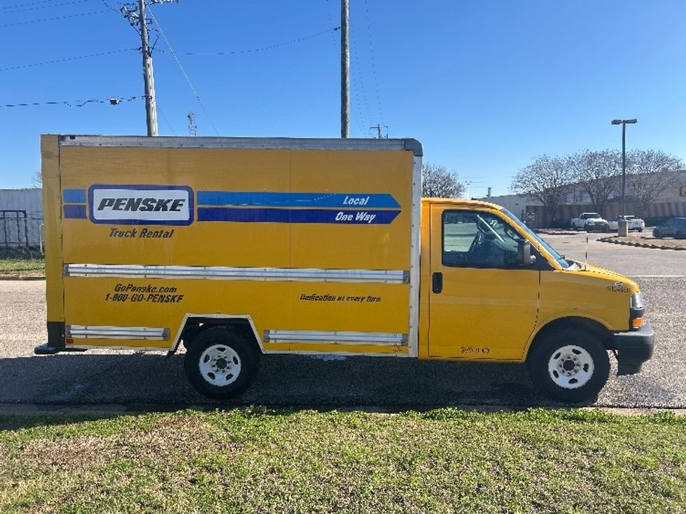 Light Duty Box Truck-Light and Medium Duty Trucks-GMC-2020-Savana G33503-Montgomery-AL-99,050\n\t\tmiles-$ 26,250 - Image 15
