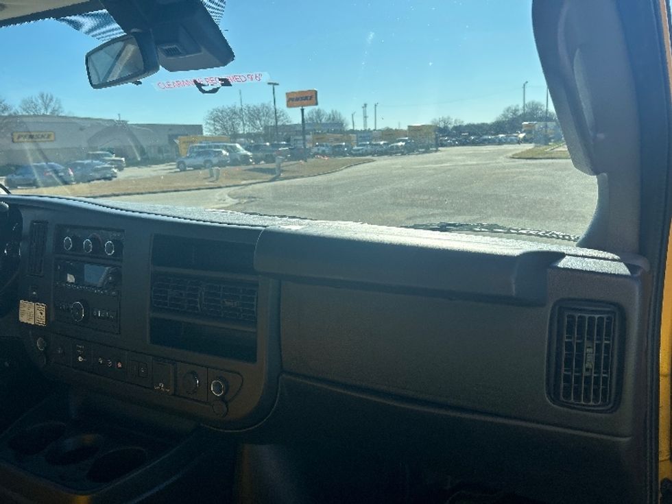 Light Duty Box Truck-Light and Medium Duty Trucks-GMC-2020-Savana G33503-Montgomery-AL-99,050\n\t\tmiles-$ 26,250 - Image 21