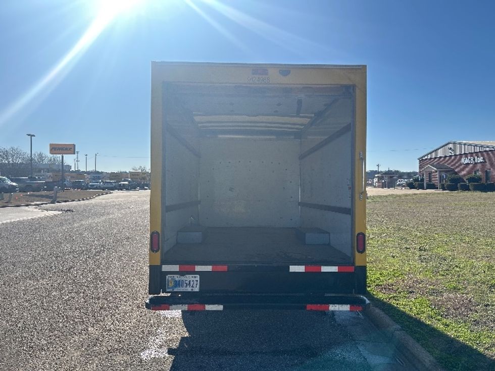 Light Duty Box Truck-Light and Medium Duty Trucks-GMC-2020-Savana G33503-Montgomery-AL-99,050\n\t\tmiles-$ 26,250 - Image 9