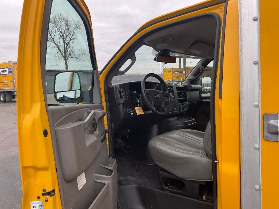 Light Duty Box Truck-Light and Medium Duty Trucks-GMC-2020-Savana G33503-Nashville (Mount Juliet)-TN-87,651\n\t\tmiles-$ 27,750 - Image 16