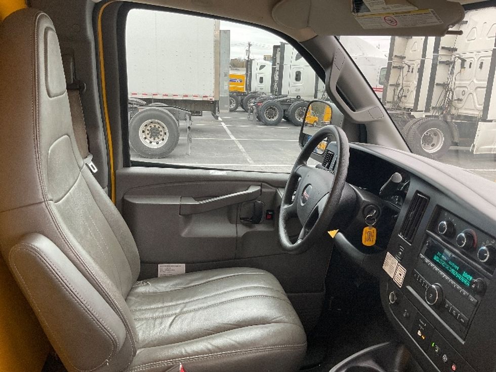 Light Duty Box Truck-Light and Medium Duty Trucks-GMC-2020-Savana G33503-Nashville (Mount Juliet)-TN-87,651\n\t\tmiles-$ 27,750 - Image 21