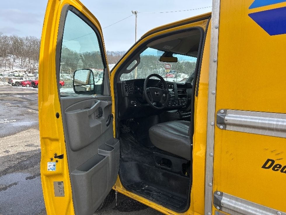 Light Duty Box Truck-Light and Medium Duty Trucks-GMC-2020-Savana G33503-Pittsburgh-PA-95,728\n\t\tmiles-$ 25,250 - Image 13
