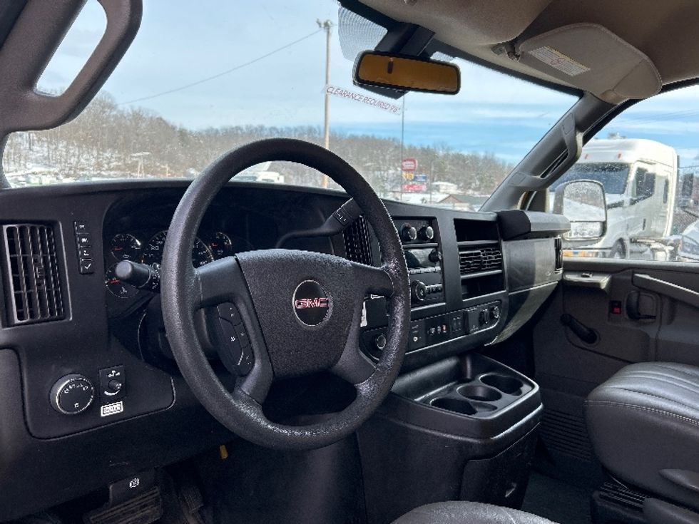 Light Duty Box Truck-Light and Medium Duty Trucks-GMC-2020-Savana G33503-Pittsburgh-PA-95,728\n\t\tmiles-$ 25,250 - Image 14