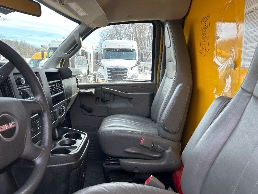 Light Duty Box Truck-Light and Medium Duty Trucks-GMC-2020-Savana G33503-Pittsburgh-PA-95,728\n\t\tmiles-$ 25,250 - Image 16