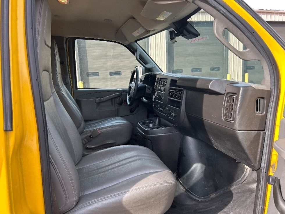 Light Duty Box Truck-Light and Medium Duty Trucks-GMC-2020-Savana G33503-Pittsburgh-PA-95,728\n\t\tmiles-$ 25,250 - Image 19