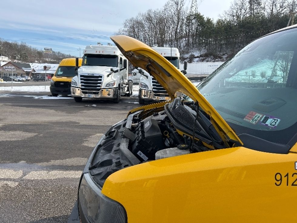 Light Duty Box Truck-Light and Medium Duty Trucks-GMC-2020-Savana G33503-Pittsburgh-PA-95,728\n\t\tmiles-$ 25,250 - Image 21